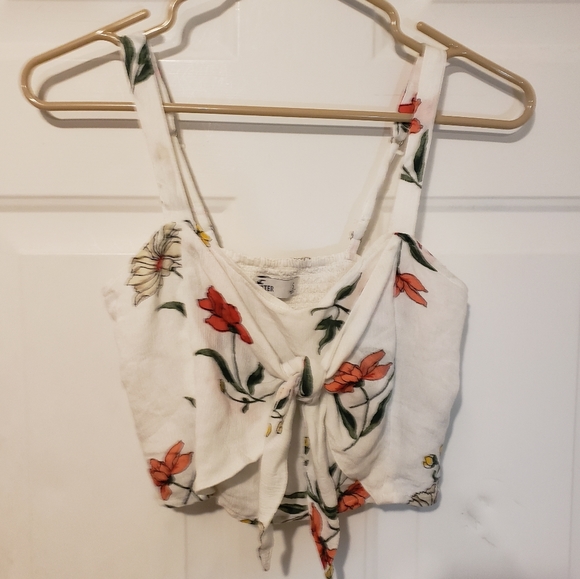 Hollister Tops - Hollister white floral cropped cami with bow front detail